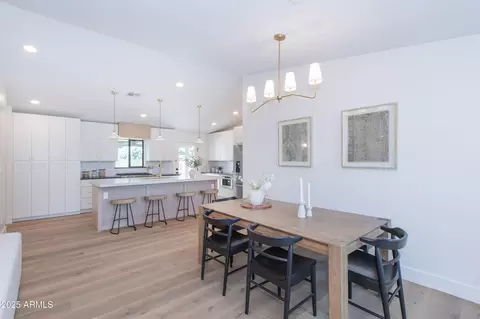 Dining - 214 W Ruth Ave, Phoenix, AZ 85021 photo 1 of 1
