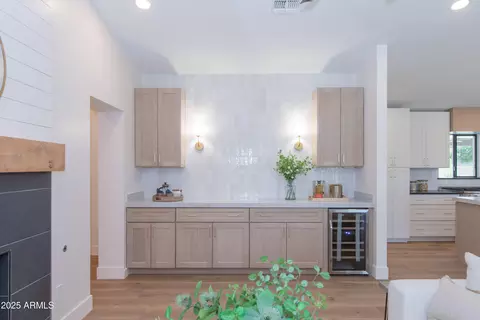 Entry Way - 214 W Ruth Ave, Phoenix, AZ 85021 photo 4 of 5