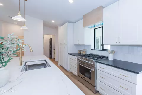 Kitchen - 214 W Ruth Ave, Phoenix, AZ 85021 photo 2 of 5