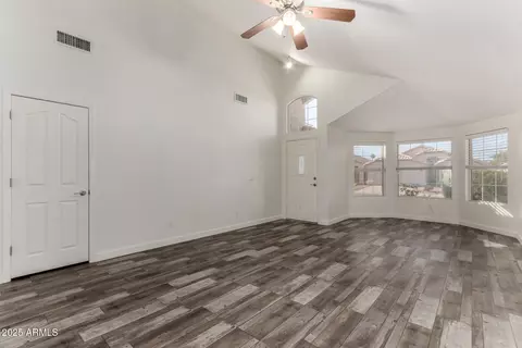 2223 E Crest Ln, Phoenix, AZ 85024 photo 5