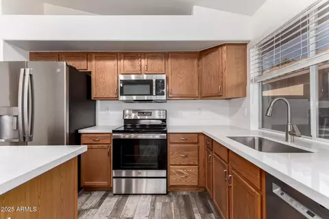 2223 E Crest Ln, Phoenix, AZ 85024 photo 7
