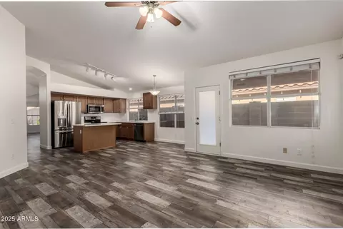 2223 E Crest Ln, Phoenix, AZ 85024 photo 6