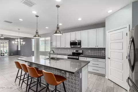 7824 S 33rd Ln, Laveen, AZ 85339