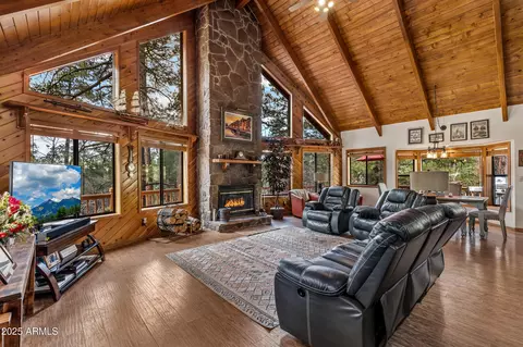 570 E Crestline Rd, Munds Park, AZ 86017