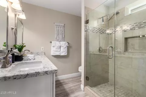 Bath - 4316 E Janice Way, Phoenix, AZ 85032 photo 1 of 3