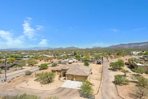 1008 E Mano Dr, New River, AZ 85087