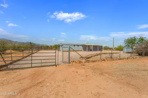 5990 S Ranch Rd, Hereford, AZ 85615