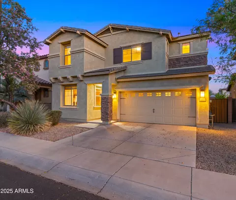 Exterior - 3277 E Meadowview Dr, Gilbert, AZ 85298 photo 2 of 10