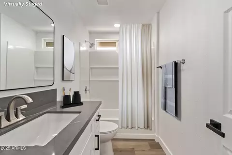 Bath - 1133 E Brown St, Phoenix, AZ 85020 photo 1 of 1