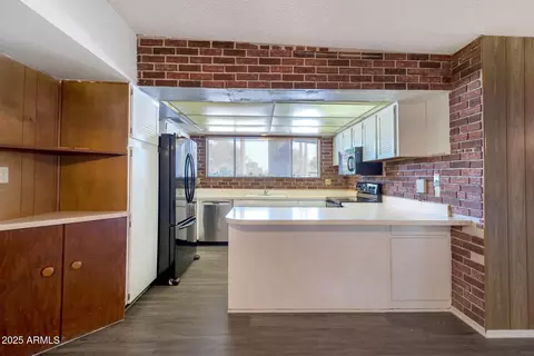 Kitchen - 501 E Alameda Dr, Tempe, AZ 85282 photo 1 of 1