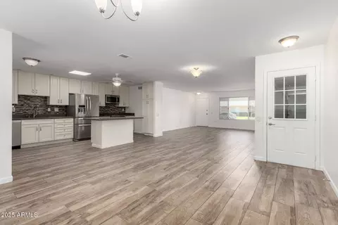 9863 W Country Club Ct, Sun City, AZ 85373