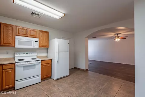 Kitchen - 719 E Broadway Ave, Apache Junction, AZ 85119 photo 3 of 5