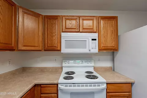 Kitchen - 719 E Broadway Ave, Apache Junction, AZ 85119 photo 4 of 5