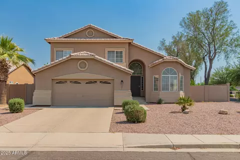 321 W Betsy Ln, Gilbert, AZ 85233