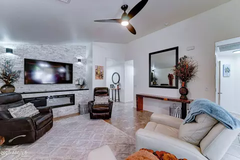 Living - 2101 S Meridian Rd #250, Apache Junction, AZ 85120 photo 2 of 4