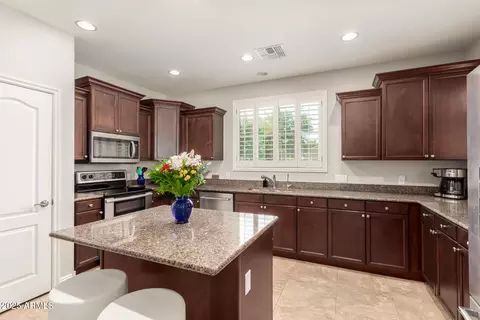 Kitchen - 3476 E Orchid Ln, Gilbert, AZ 85296 photo 2 of 4