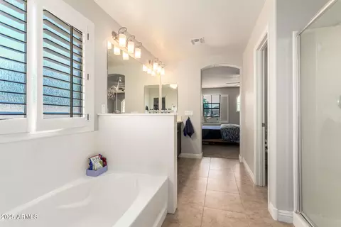 Bath - 3476 E Orchid Ln, Gilbert, AZ 85296 photo 1 of 3