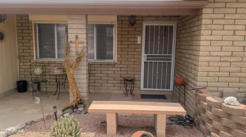 Exterior - 962 S Main Dr, Apache Junction, AZ 85120 photo 3 of 9
