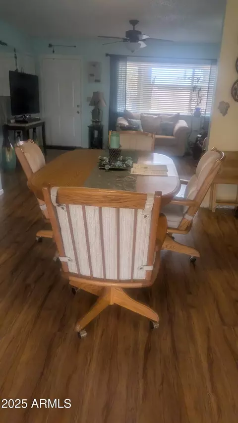 Dining - 962 S Main Dr, Apache Junction, AZ 85120 photo 2 of 2