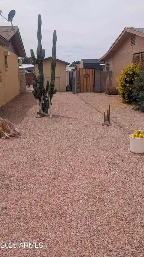 Exterior - 962 S Main Dr, Apache Junction, AZ 85120 photo 1 of 9