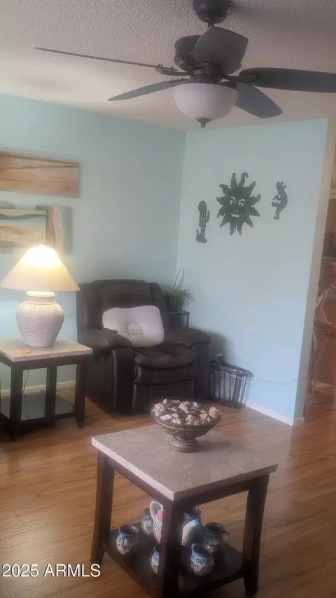Living - 962 S Main Dr, Apache Junction, AZ 85120 photo 1 of 2
