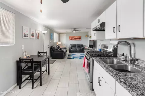 Kitchen - 3806 N 64th Dr, Phoenix, AZ 85033 photo 3 of 5