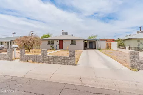 Exterior - 3806 N 64th Dr, Phoenix, AZ 85033 photo 7 of 8