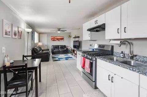 Kitchen - 3806 N 64th Dr, Phoenix, AZ 85033 photo 5 of 5