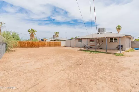 Exterior - 3806 N 64th Dr, Phoenix, AZ 85033 photo 4 of 8