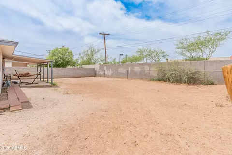 Exterior - 3806 N 64th Dr, Phoenix, AZ 85033 photo 1 of 8