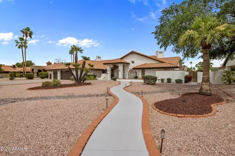 13631 N 70th Dr, Peoria, AZ 85381