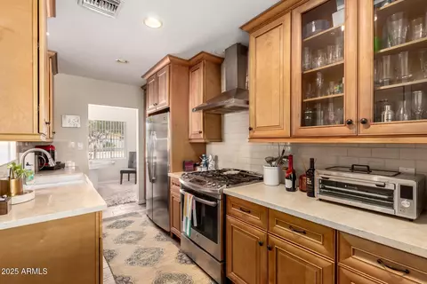 Kitchen - 4832 E Cambridge Ave, Phoenix, AZ 85008 photo 4 of 7