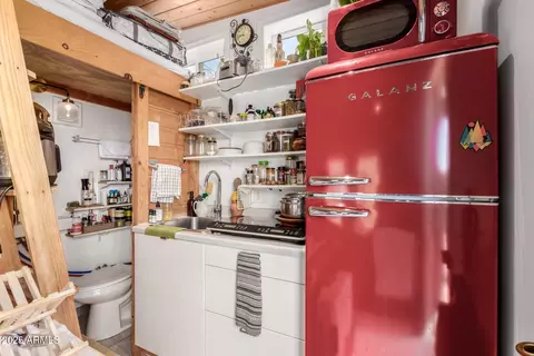 Kitchen - 4832 E Cambridge Ave, Phoenix, AZ 85008 photo 7 of 7