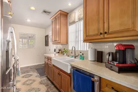 Kitchen - 4832 E Cambridge Ave, Phoenix, AZ 85008 photo 2 of 7
