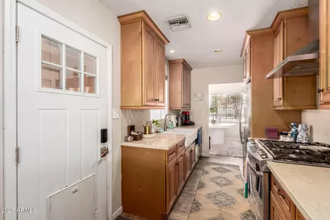 Kitchen - 4832 E Cambridge Ave, Phoenix, AZ 85008 photo 3 of 7