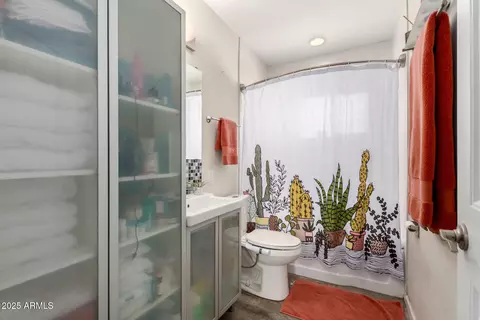 Bath - 4832 E Cambridge Ave, Phoenix, AZ 85008 photo 1 of 1