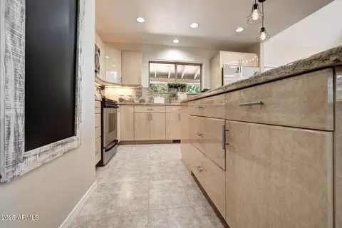 Kitchen - 5204 N Juniper Loop, Pine, AZ 85544 photo 4 of 4