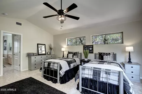 Bedroom - 5204 N Juniper Loop, Pine, AZ 85544 photo 4 of 6