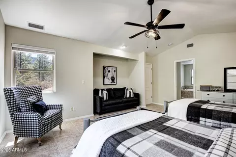 Bedroom - 5204 N Juniper Loop, Pine, AZ 85544 photo 6 of 6