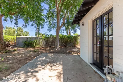 Exterior - 3526 E Cheery Lynn Rd, Phoenix, AZ 85018 photo 3 of 9