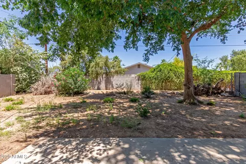 Exterior - 3526 E Cheery Lynn Rd, Phoenix, AZ 85018 photo 4 of 9