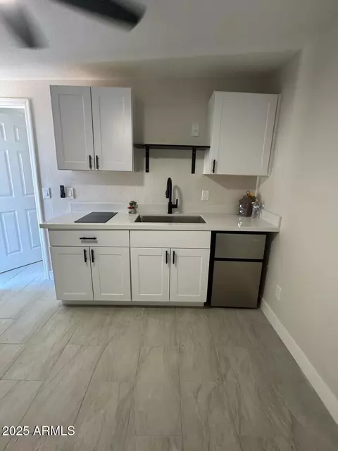 Kitchen - 954 E Henry St, Tempe, AZ 85288 photo 8 of 8