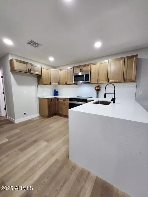 Kitchen - 954 E Henry St, Tempe, AZ 85288 photo 4 of 8