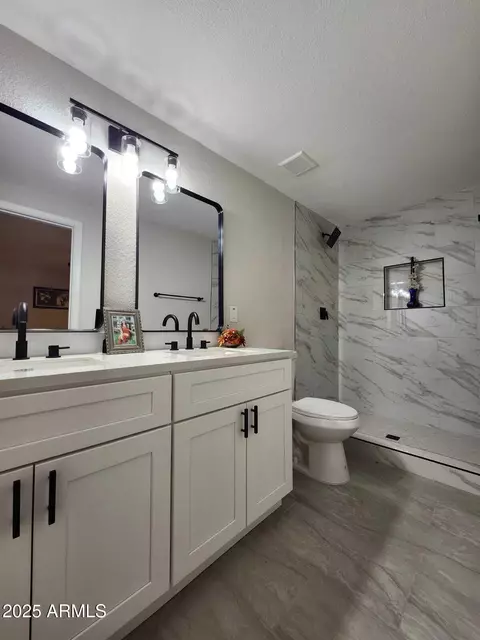 Bath - 954 E Henry St, Tempe, AZ 85288 photo 3 of 4