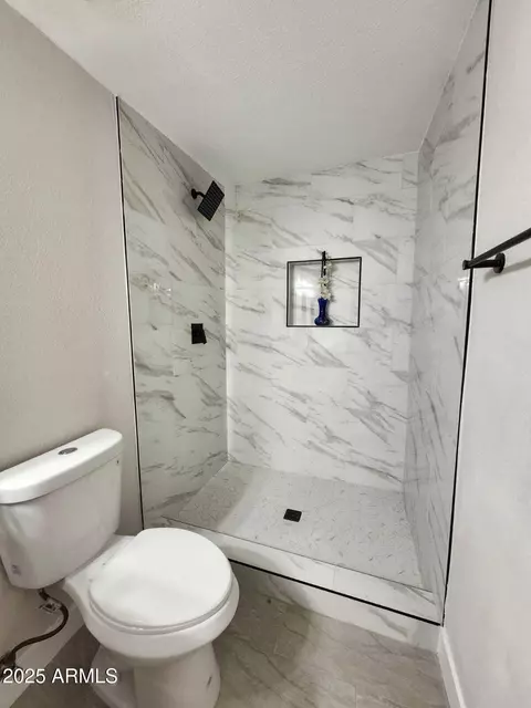 Bath - 954 E Henry St, Tempe, AZ 85288 photo 4 of 4