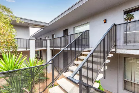 3230 E Pinchot Ave #26, Phoenix, AZ 85018