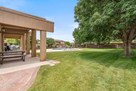 Exterior - 5542 N 10th St, Phoenix, AZ 85014 photo 1 of 7