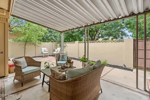 Exterior - 5542 N 10th St, Phoenix, AZ 85014 photo 3 of 7