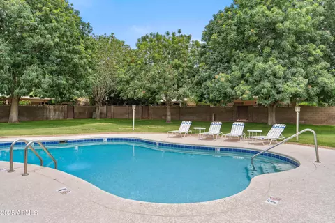 Exterior - 5542 N 10th St, Phoenix, AZ 85014 photo 6 of 7