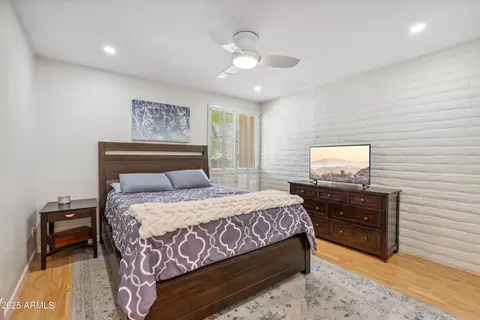 Bedroom - 5542 N 10th St, Phoenix, AZ 85014 photo 1 of 6